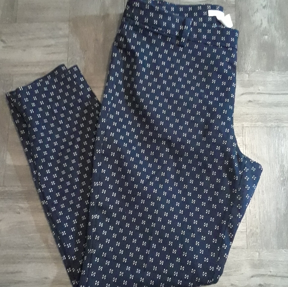 H&M Pants - ♥️ H&M patterned ankle pants